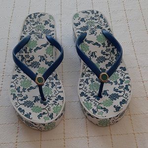 ECSA women's blue floral, flip flop, low wedge sandal, size 9
